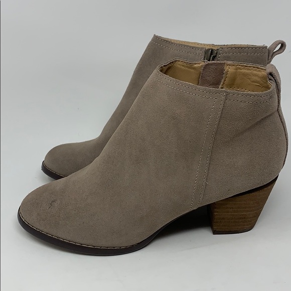 Perfect fall, Lands end tan suede ankle booties size 8 - Picture 2 of 7